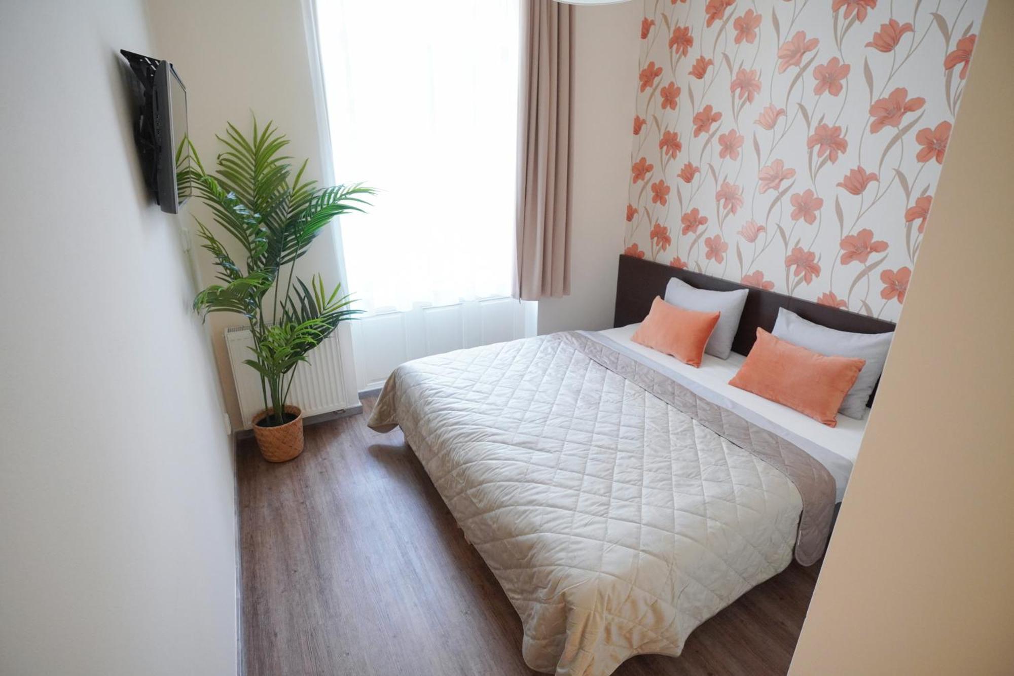 Elegant & Stylish Center Apartments! Appartement
